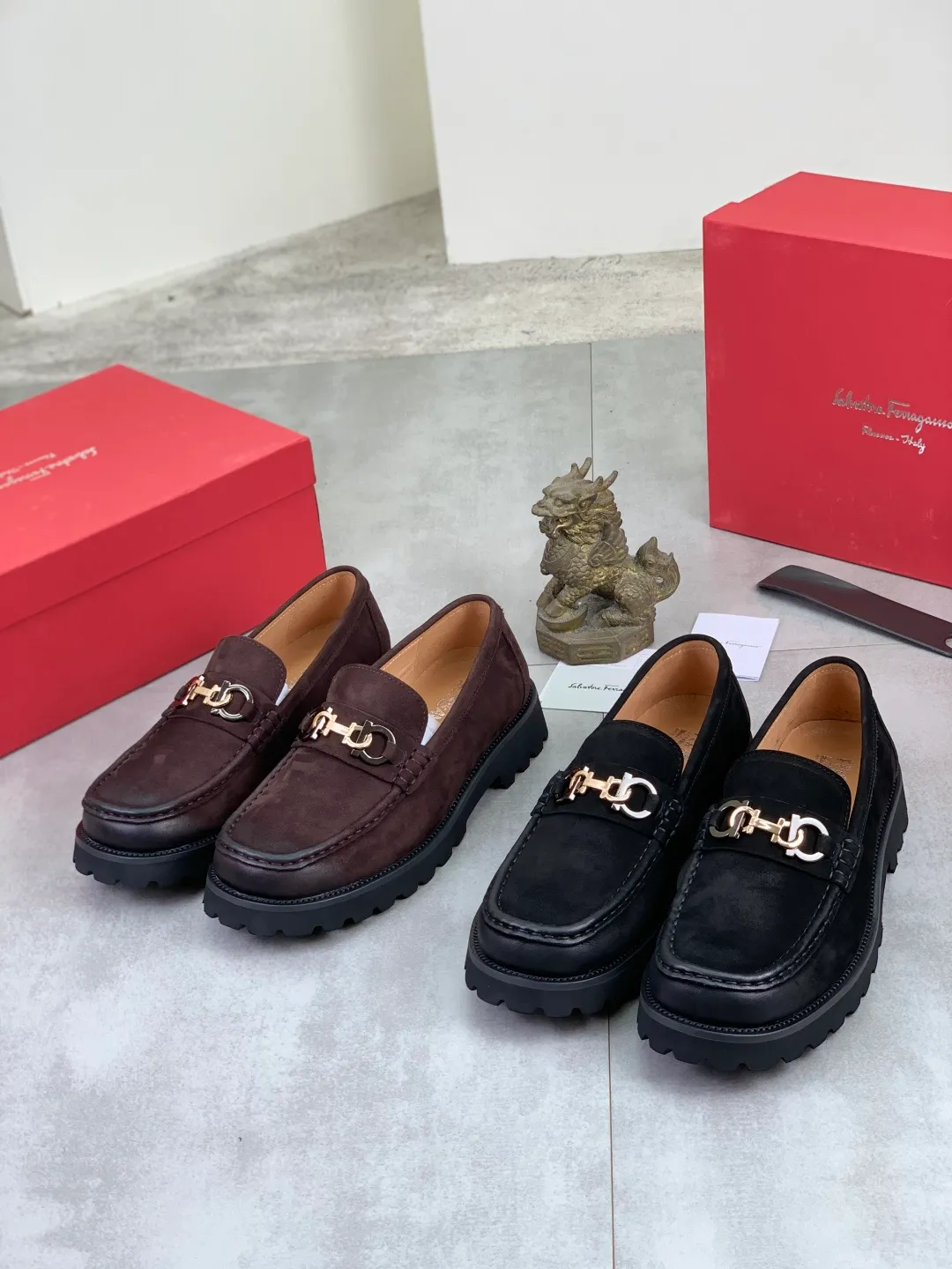 Men's shoes 💰P500 New model [Ferragamo/Ferragamo] Latest model Original imported calfskin, imported pigskin lining + original luxury metal buckle + original rubber outsole Soft and comfortable Size number: 38-44